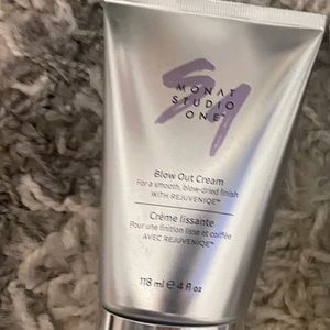 Monat Blow Out Cream